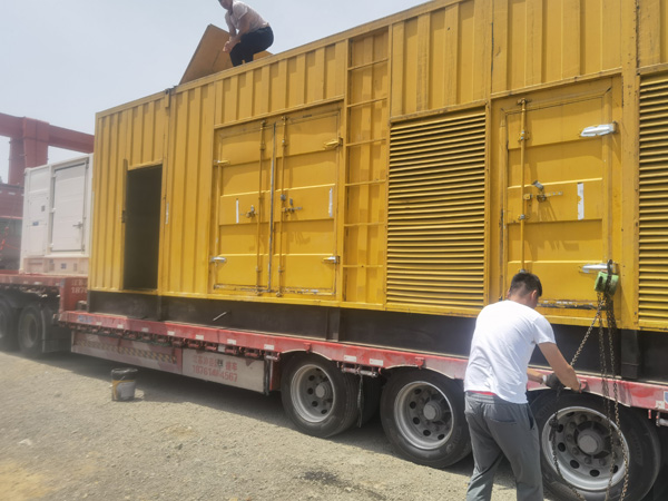 额济纳除了负载情况和发动机维护，还有哪些因素会影响 200kw 柴油发电机的油耗？