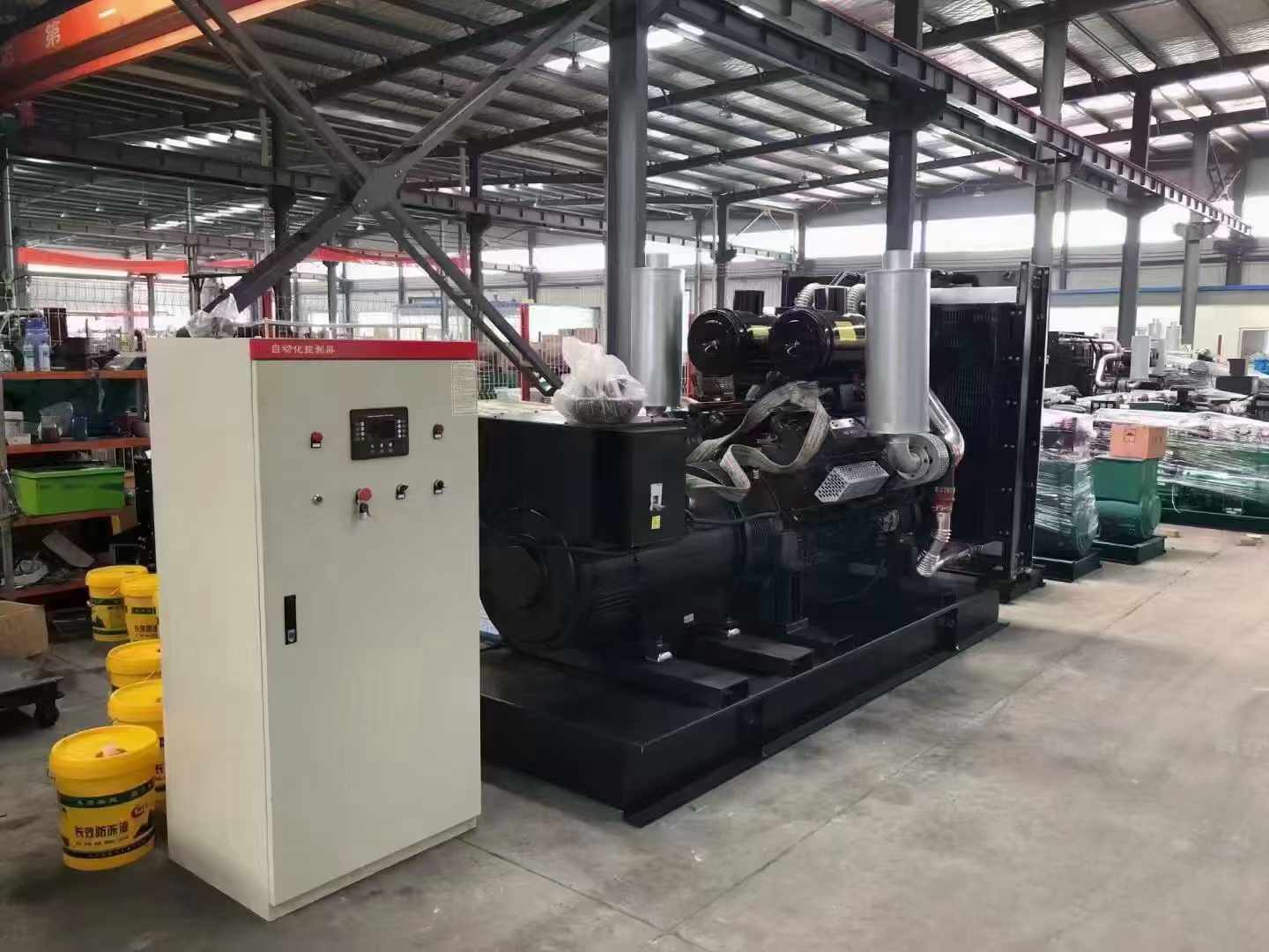 额济纳柴油发电机运行时的噪音和振动水平如何？